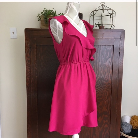 🌟HOST PICK🌟BCBG Ruffle cute midi dress - Picture 2 of 6